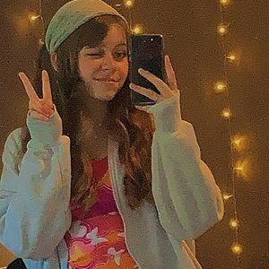 Meet your Posher, Avah